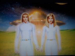 La naissance de la Fédération Galactique partie 3/3  (Partie 1 et 2 en lien)  Extraterrestrial-beings-live-on-Earth-300x225